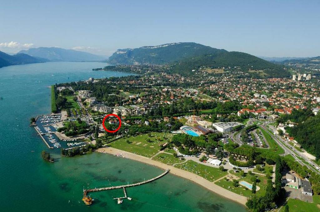 La Du Petit Port - & Aix-les-Bains