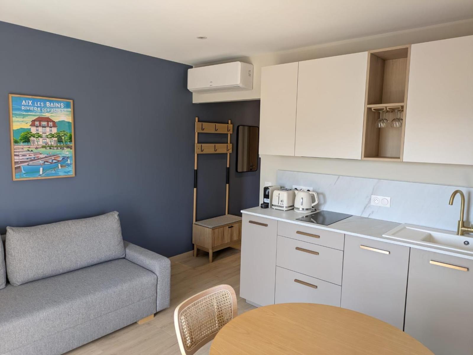 La Du Petit Port - & Apartment Aix-les-Bains