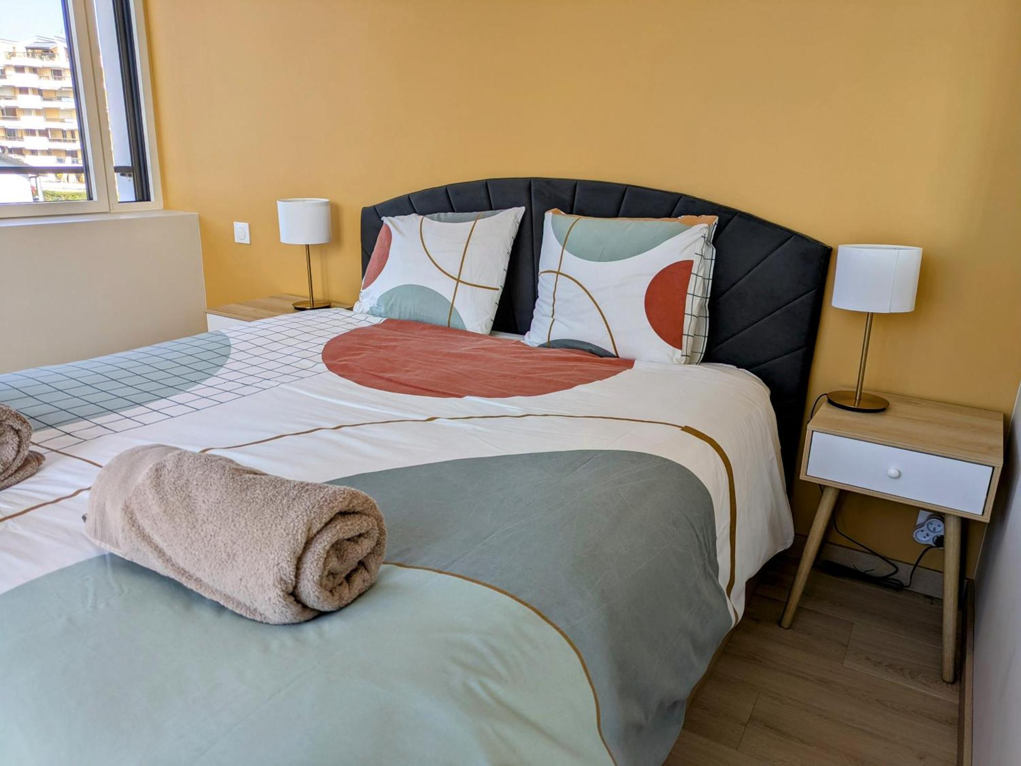 La Du Petit Port - & Apartment Aix-les-Bains